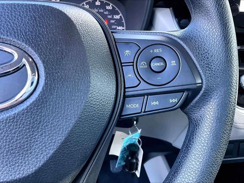 Used 2023 Toyota Corolla Cross L image 23