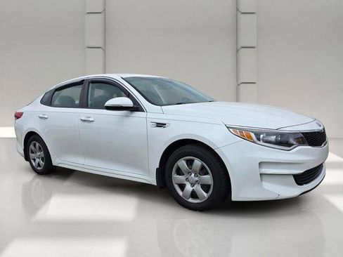 Used 2016 Kia Optima LX image 3