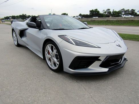 Used 2021 Chevrolet Corvette Stingray Premium Conv w/ Z51 Performance Package image 3