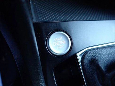 Used 2022 Volkswagen Taos S image 18