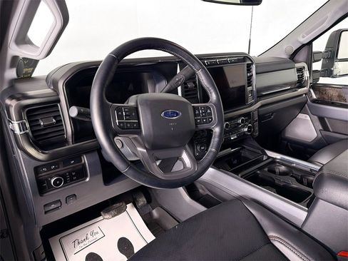 Used 2024 Ford F350 Lariat image 9