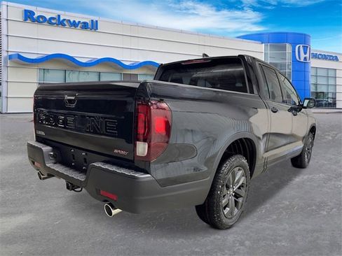 Used 2025 Honda Ridgeline Sport image 5