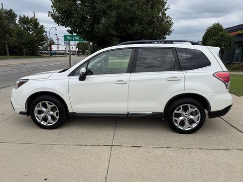 Used 2017 Subaru Forester 2.5i Touring AWD/4WD image 8