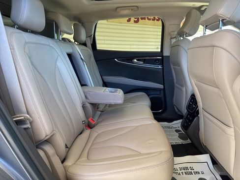 Used 2022 Lincoln Nautilus Reserve w/ Equipment Group 201A image 31