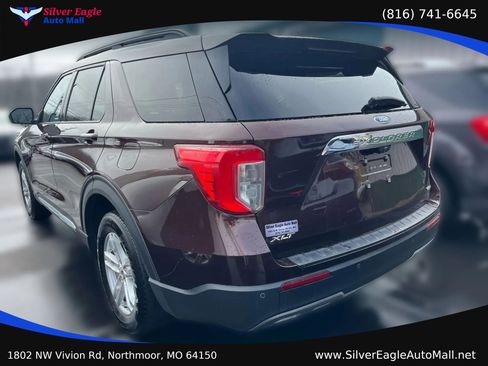 Used 2020 Ford Explorer XLT w/ Equipment Group 202A AWD/4WD image 3