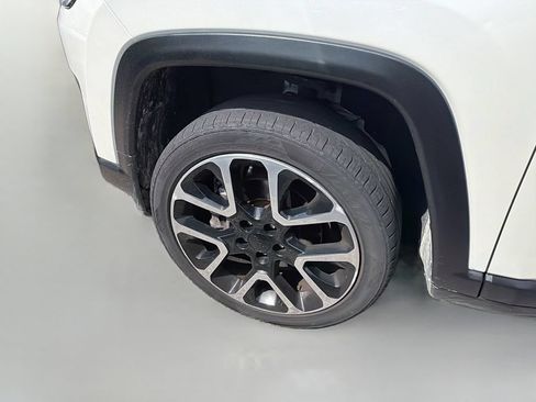 Used 2018 Jeep Compass Limited AWD/4WD image 9