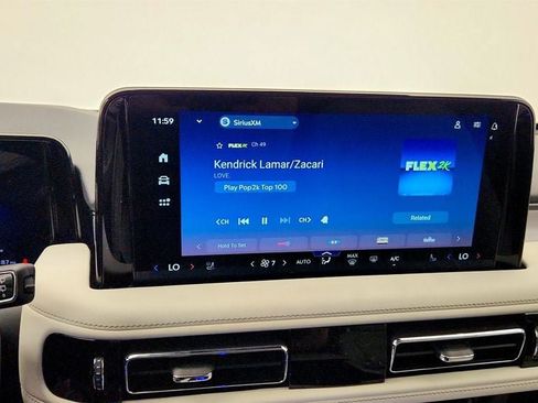 Used 2026 Lincoln Aviator Reserve AWD/4WD image 16