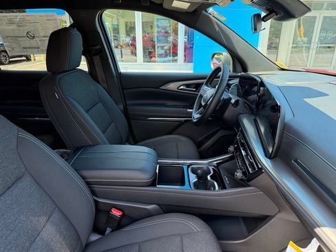 Used 2026 Chevrolet Traverse LT w/ LPO, Floor Liner Package AWD/4WD image 42