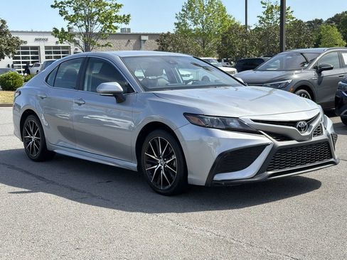 Used 2024 Toyota Camry SE FWD image 7