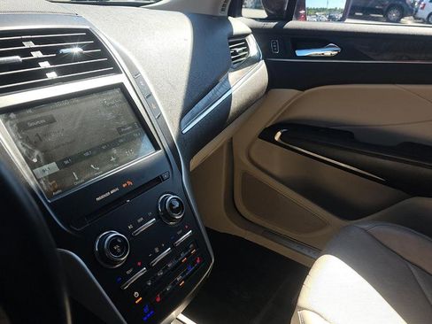 Used 2017 Lincoln MKC Reserve w/ Lincoln MKC Climate Package AWD/4WD image 14