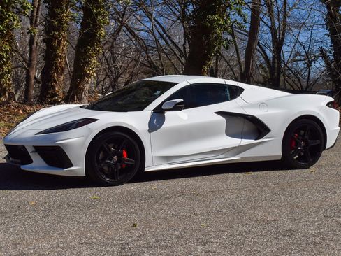 Used 2024 Chevrolet Corvette Stingray Preferred Cpe w/ 2LT image 3