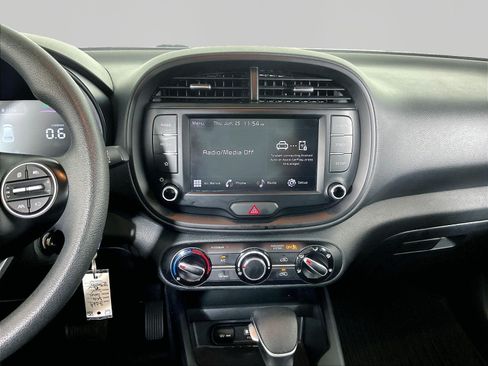 Used 2024 Kia Soul LX w/ Option Group 015 FWD image 9