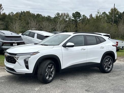 New 2026 Chevrolet Trax LT w/ LPO, Blackout Package image 19