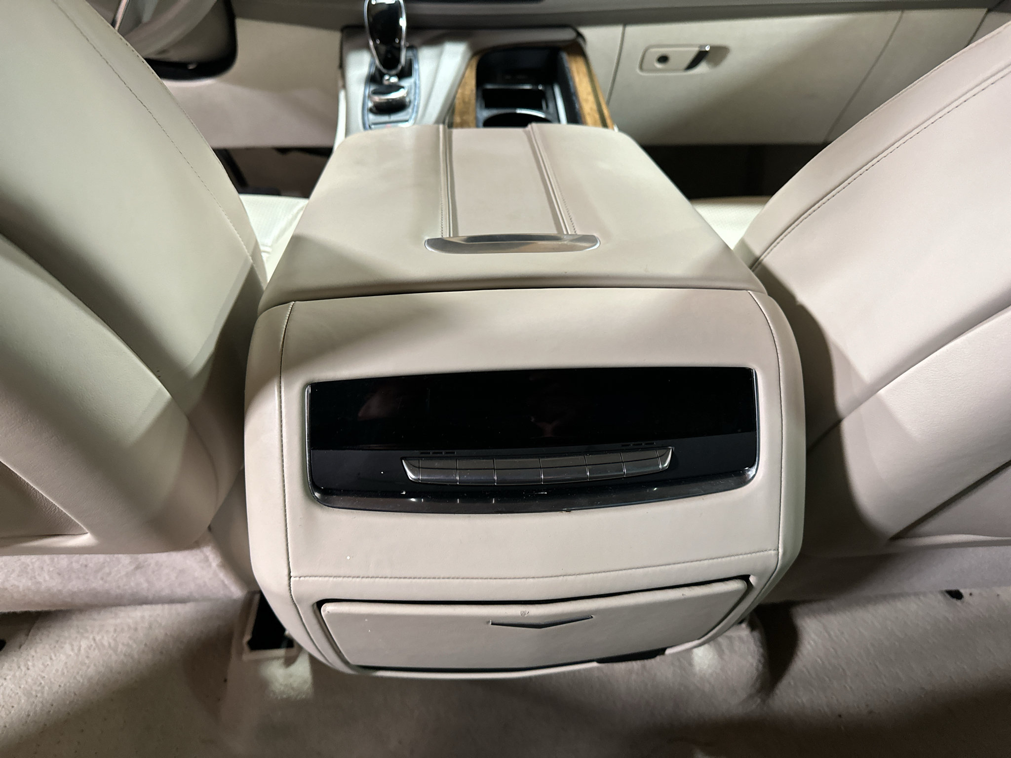 Used 2023 Cadillac Escalade ESV Sport Platinum w/ LPO, ONYX Package AWD/4WD image 22