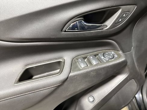 Used 2024 Chevrolet Equinox RS FWD image 20