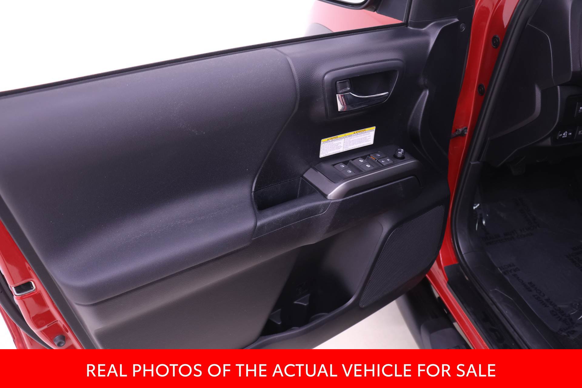 Certified 2020 Toyota Tacoma TRD Off-Road w/ TRD Premium Off Road Package AWD/4WD image 9