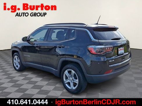 Used 2024 Jeep Compass Latitude AWD/4WD image 4