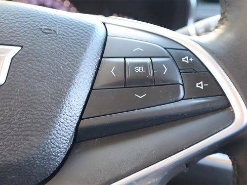 Used 2017 Cadillac XT5 Luxury w/ Driver Awareness Package image 22