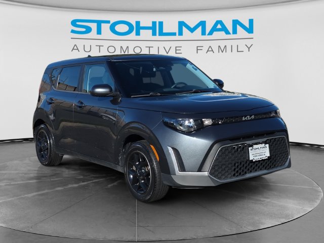 Used 2023 Kia Soul LX w/ LX Technology Package FWD image 3