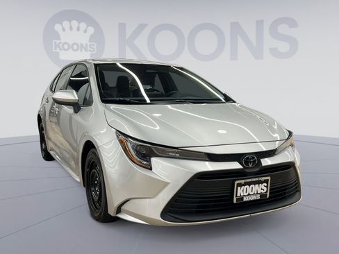 Used 2024 Toyota Corolla LE image 7