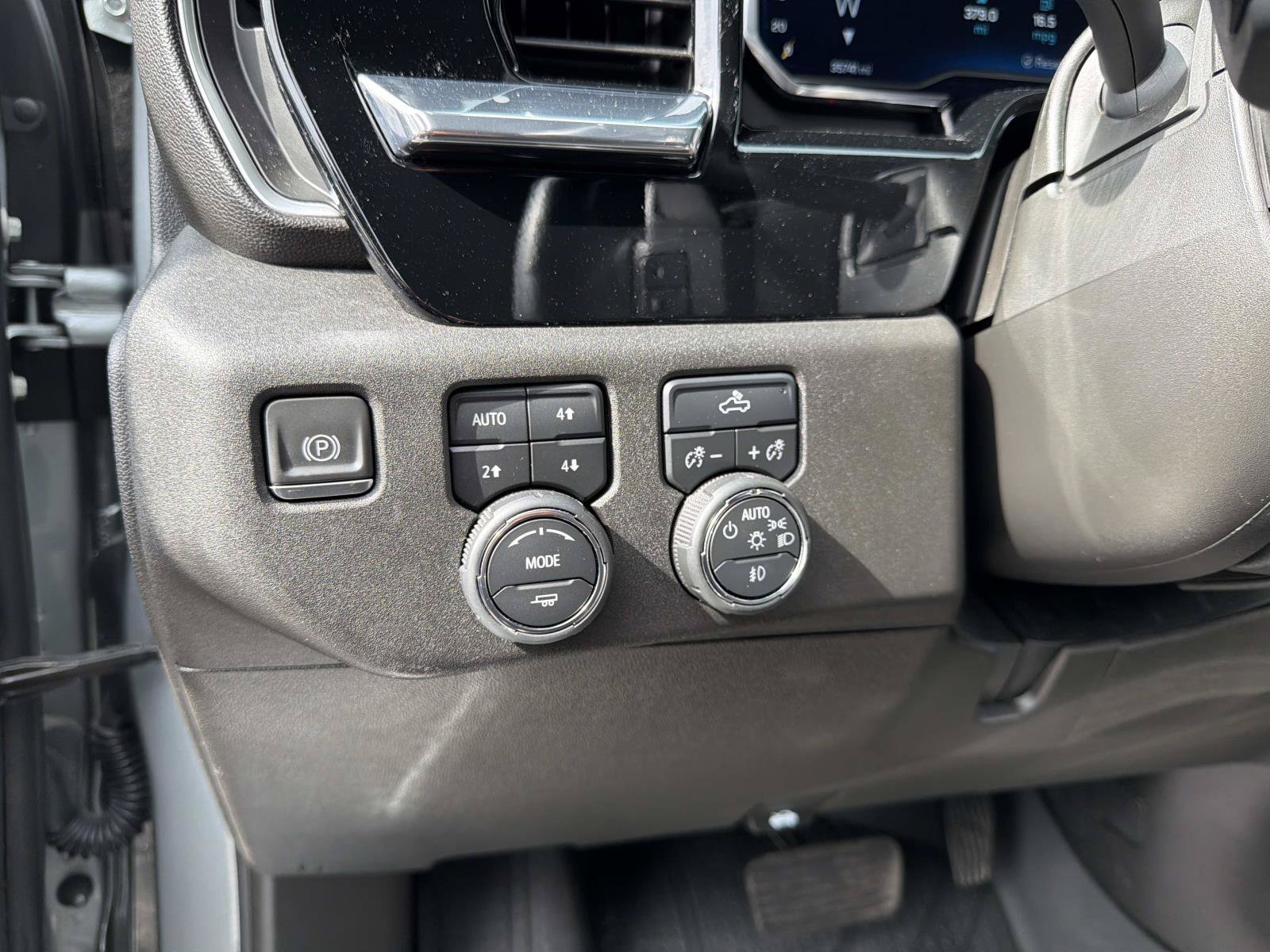 Used 2023 Chevrolet Silverado 1500 RST AWD/4WD image 18