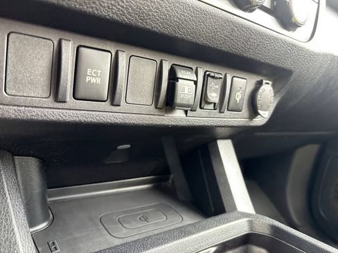 Used 2018 Toyota Tacoma TRD Sport AWD/4WD image 23