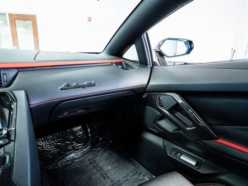 Used 2017 Lamborghini Aventador S image 57