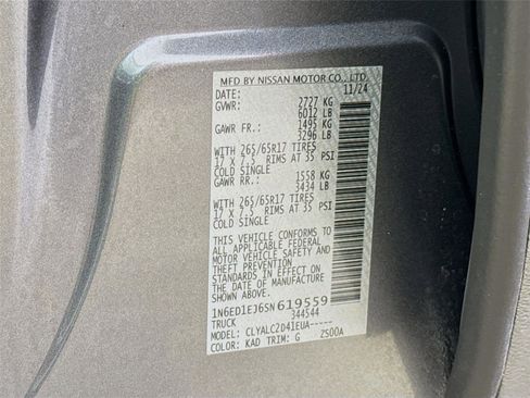 Used 2025 Nissan Frontier SV w/ SV Convenience Package image 28