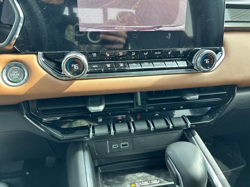 New 2026 GMC Canyon AT4 w/ AT4 Premium Package AWD/4WD image 25