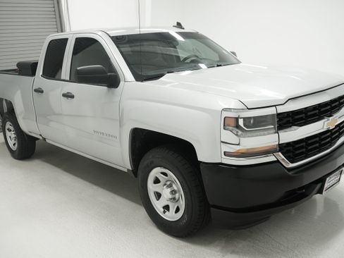 Used 2016 Chevrolet Silverado 1500 W/T AWD/4WD image 3