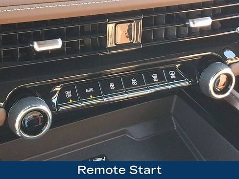 Used 2025 Chevrolet Tahoe High Country AWD/4WD image 14