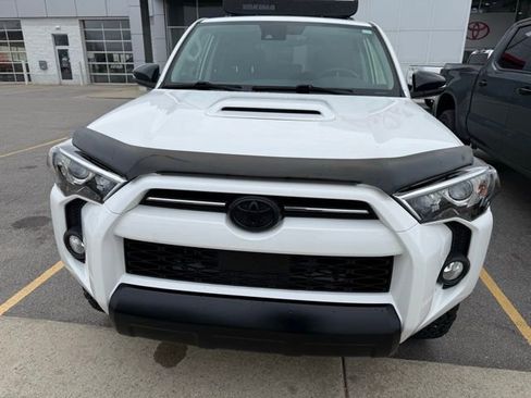 Used 2020 Toyota 4Runner Venture w/ Moonroof Package image 2