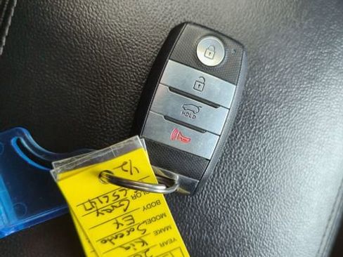 Used 2020 Kia Sorento EX image 34