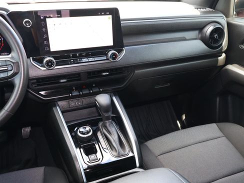 Used 2024 Chevrolet Colorado Trail Boss w/ Technology Package image 10