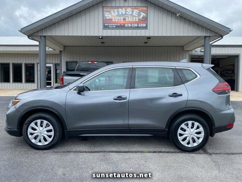 Used 2018 Nissan Rogue S FWD image 1