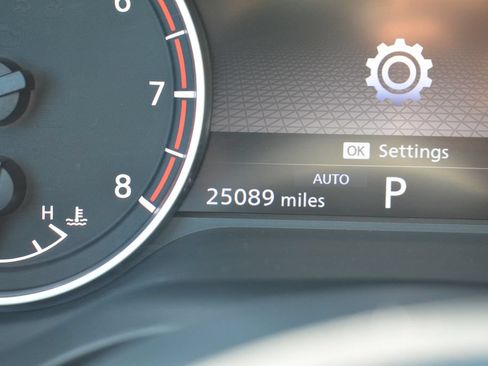 Used 2023 Nissan Rogue S AWD/4WD image 13