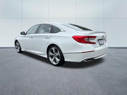 Used 2018 Honda Accord Touring image 7