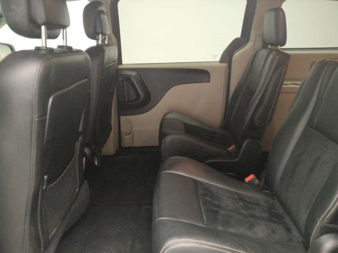 Used 2018 Dodge Grand Caravan SXT FWD image 18
