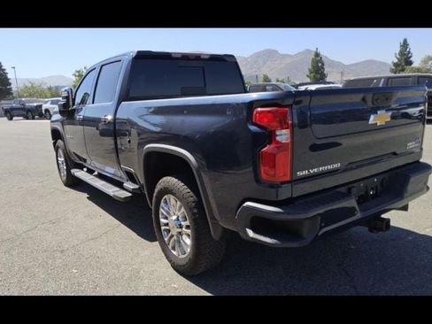 Used 2022 Chevrolet Silverado 2500 High Country w/ Z71 Off-Road Package AWD/4WD image 5