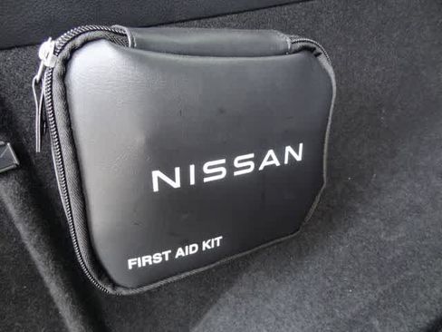 Used 2025 Nissan Rogue SV AWD/4WD image 9