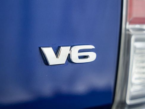 Used 2022 Toyota Tacoma TRD Sport image 11