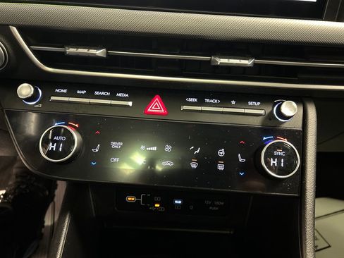 Used 2024 Hyundai Sonata Limited image 17