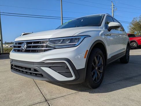 Used 2023 Volkswagen Tiguan SE FWD image 8
