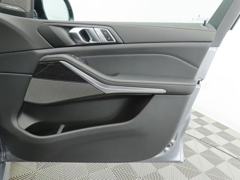 New 2026 BMW X5 sDrive40i w/ M Sport Package image 25