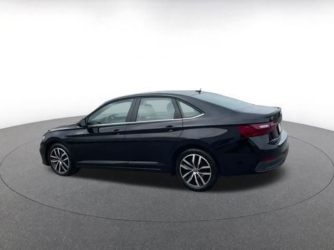 Used 2025 Volkswagen Jetta SE image 11