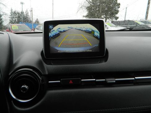 Used 2017 Toyota Yaris iA image 19