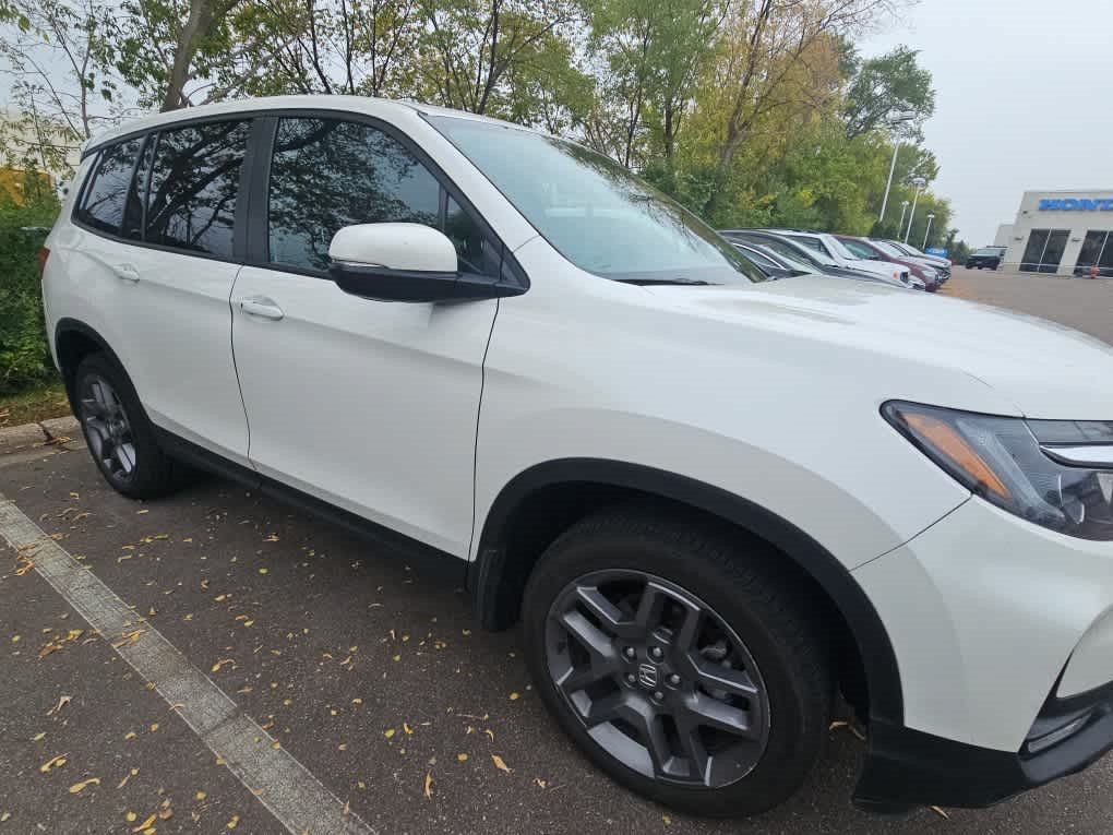 Used 2023 Honda Passport EX-L image 3