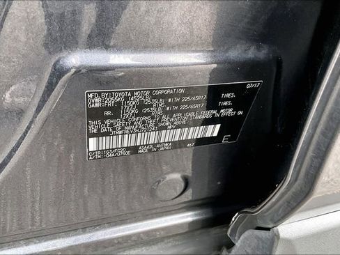 Used 2017 Toyota RAV4 XLE w/ Plus Special Value Package FWD image 18