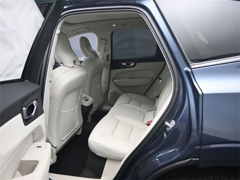 New 2025 Volvo XC60 B5 Core image 21