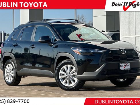 Certified 2026 Toyota Corolla Cross LE image 1